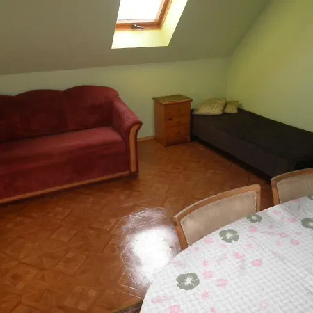 W Lesie アパート *